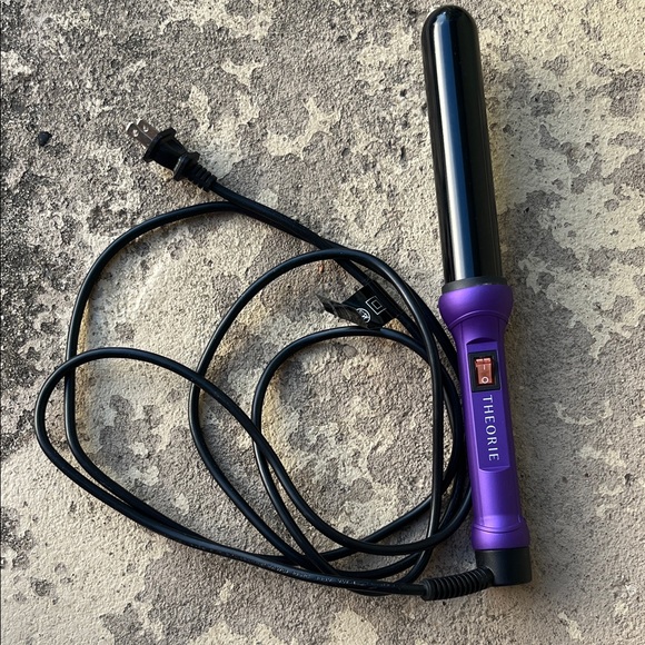 Like new purple and Black Curling Wand by Theorie - Picture 1 of 10